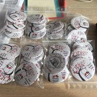  Mes badges :) colis du jour - 1