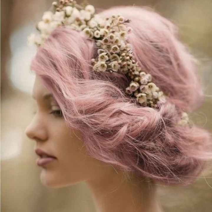  Voici quelques coiffures de mariées aux cheveux colorés - 3