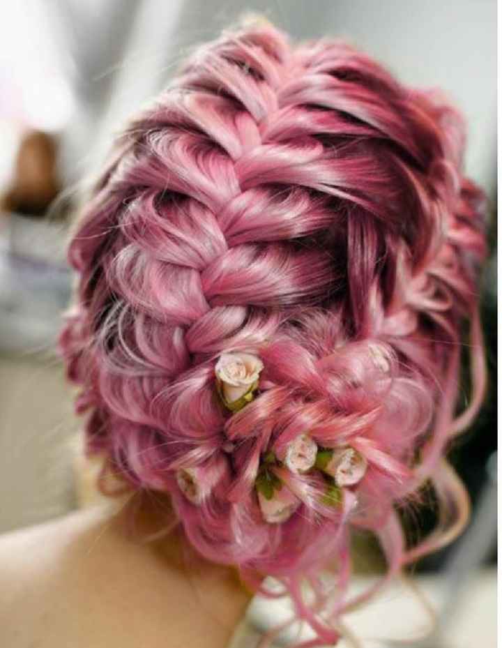  Voici quelques coiffures de mariées aux cheveux colorés - 4