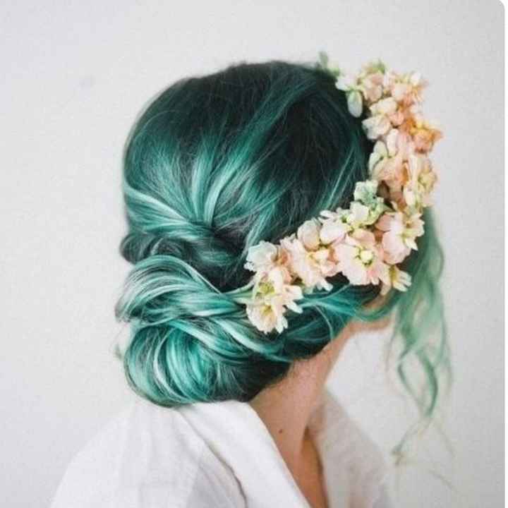  Voici quelques coiffures de mariées aux cheveux colorés - 11