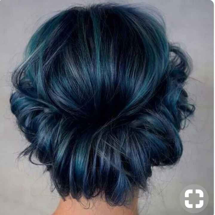  Voici quelques coiffures de mariées aux cheveux colorés - 12