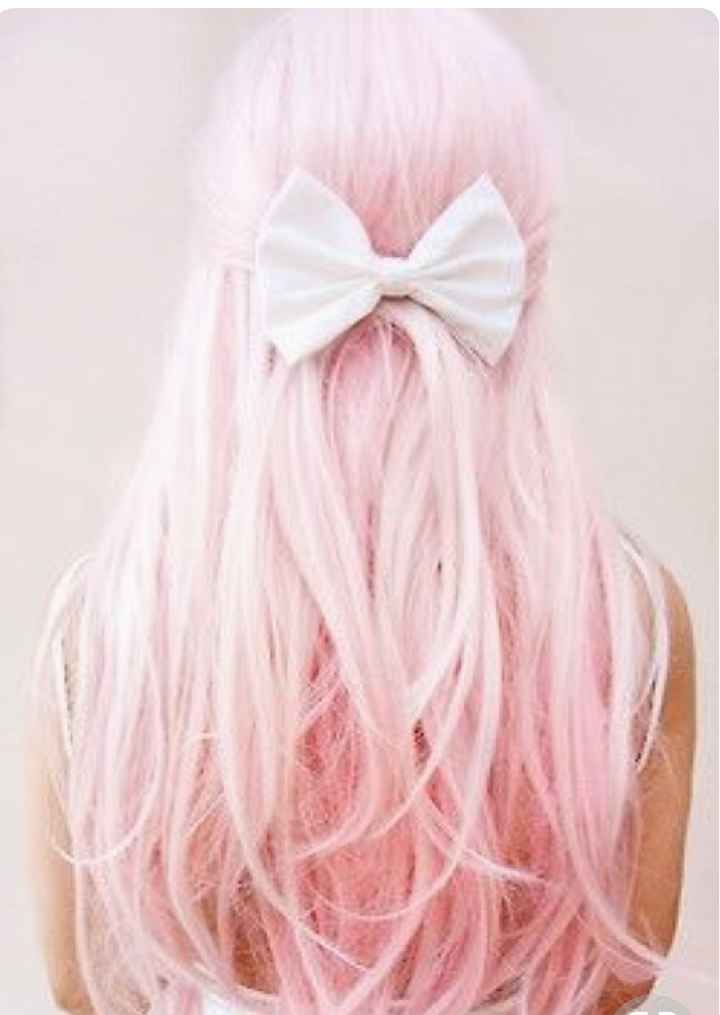  Voici quelques coiffures de mariées aux cheveux colorés - 13