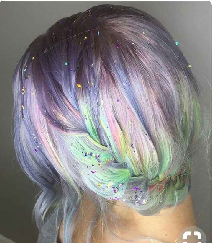  Voici quelques coiffures de mariées aux cheveux colorés - 18