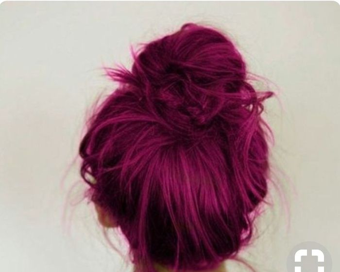  Voici quelques coiffures de mariées aux cheveux colorés - 9