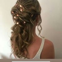 Cheveux long détachés avec voile et fleur. - 1
