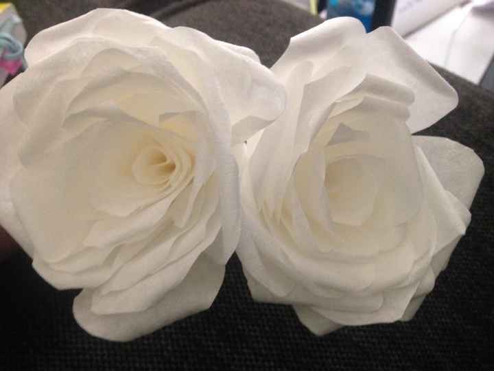 - fleur en filtres à café: Technique un peut longue pour le découpage mais le rendu est vraiment top