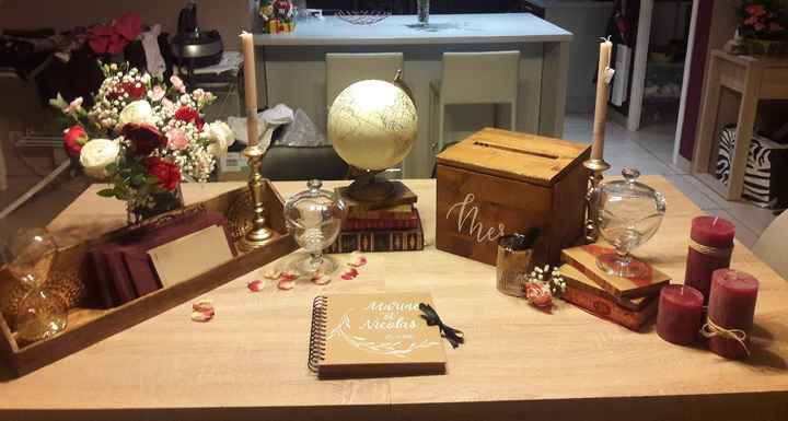 Table urne/libre d’or - 1