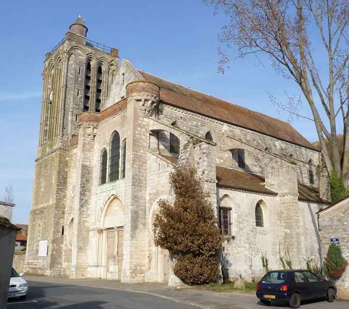 Collégiale de St Martin de Champeaux