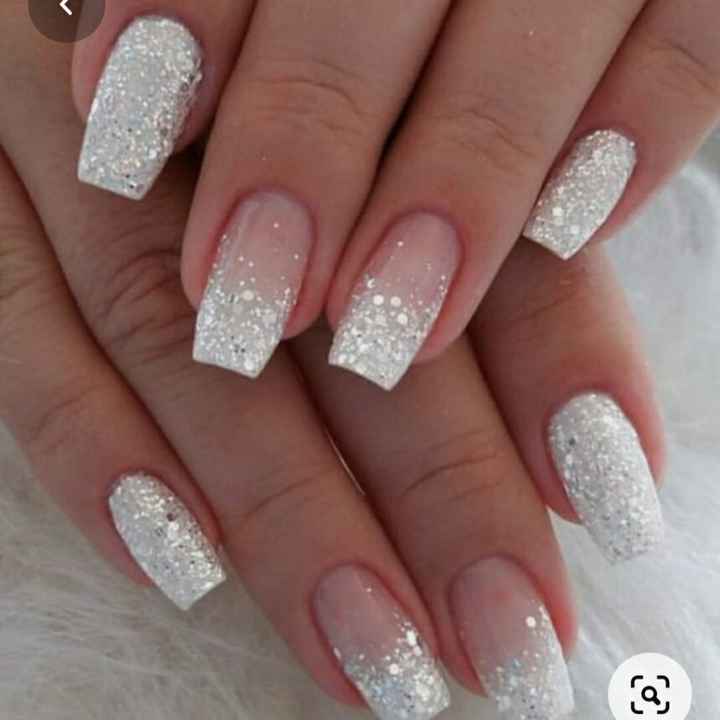 Parlez moi de vos ongles... - 2
