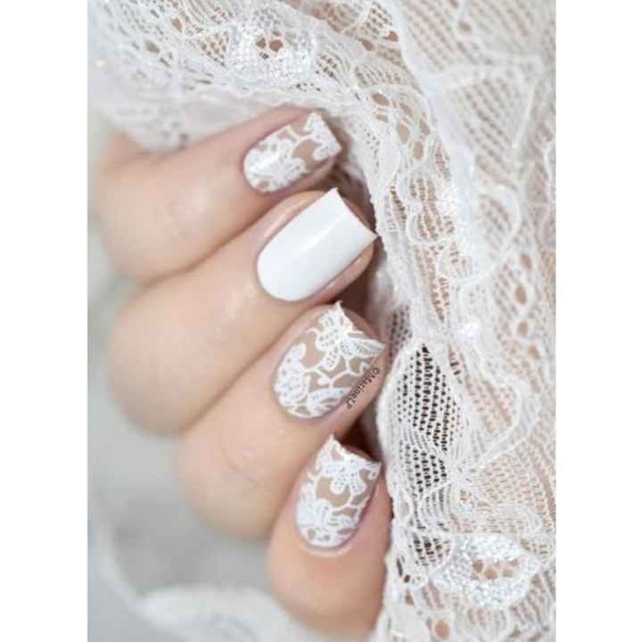 Parlez moi de vos ongles... - 3