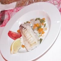 Dos de cabillaud brunoise de légumes sauce crème citronée