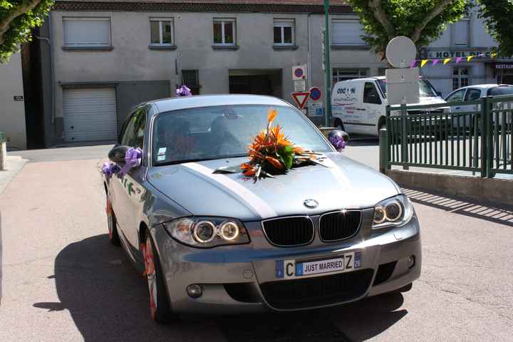 La voiture des mariées