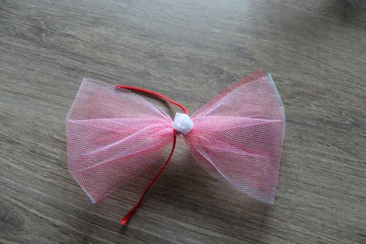 Noeud rouge et blanc