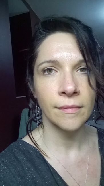 avec boucles d'oreilles