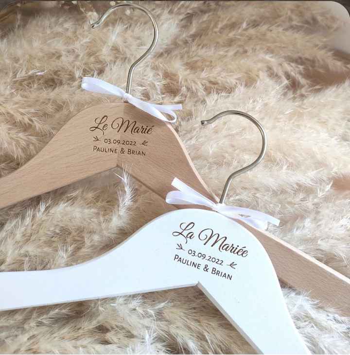 Accessoires ( porte alliances, cintres , voile brodé) - 3