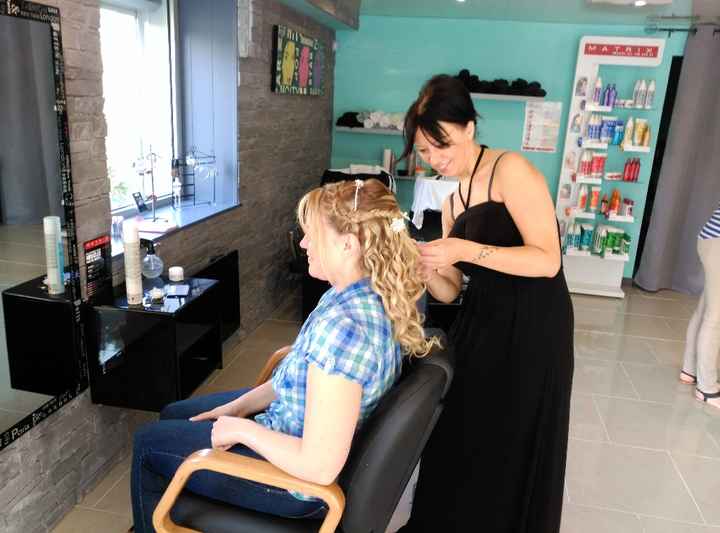 Jour-J - Chez la coiffeuse