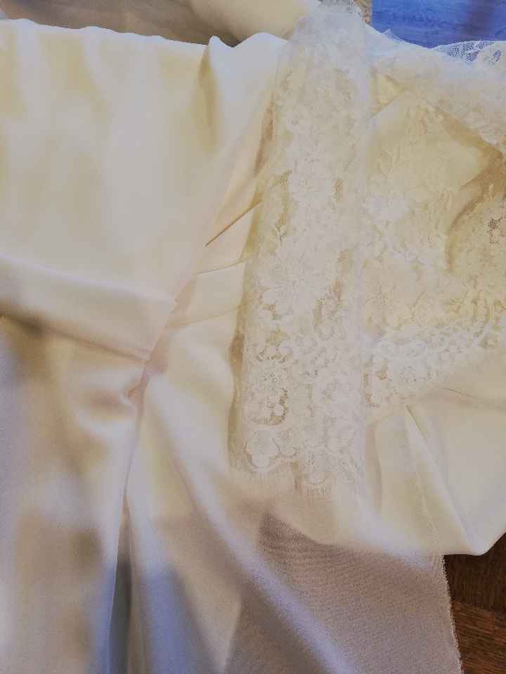 Tenue de mariée : choix des tissus et chaussures - 4