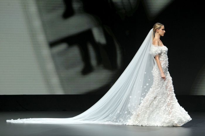 Pronovias ne manque pas à l’appel de la Valmont Barcelona Bridal Fashion Week ! ❤️ 2