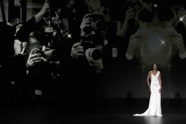Pronovias ne manque pas à l’appel de la Valmont Barcelona Bridal Fashion Week ! ❤️ - 1