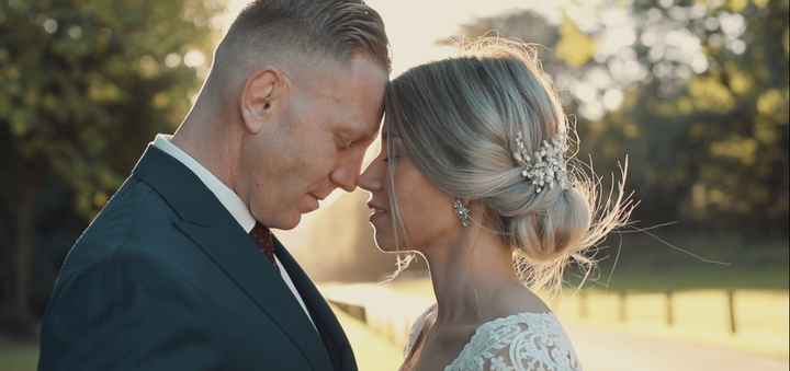 Combien de j'aime pour la coiffure de cette magnifique mariée ! - 1