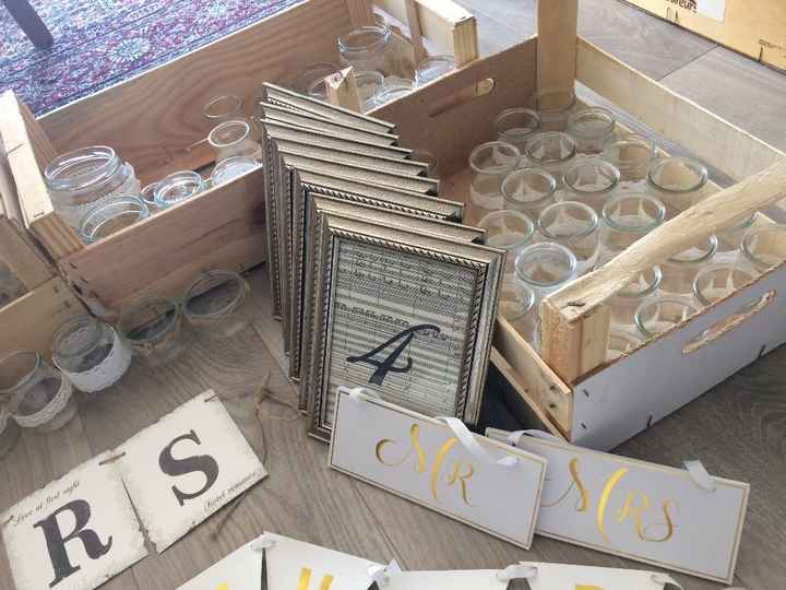 8 Numéros de tables / 73 pots en verres de différentes tailles style vintage pour déco centre de tab