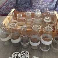 14 Bouteilles vintages fait maison avec différentes dentelles beiges et blanches 