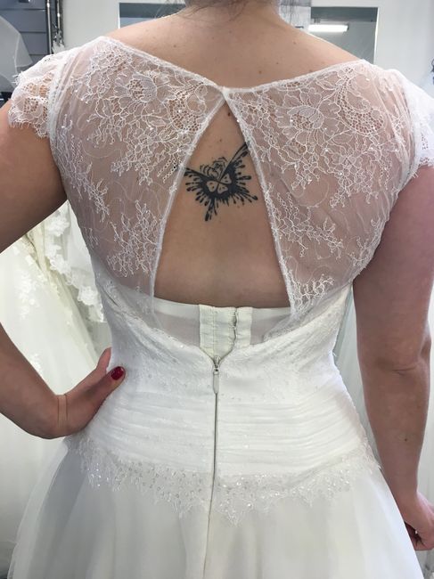 Qu'est ce que tu as sous ta robe ?! - 1
