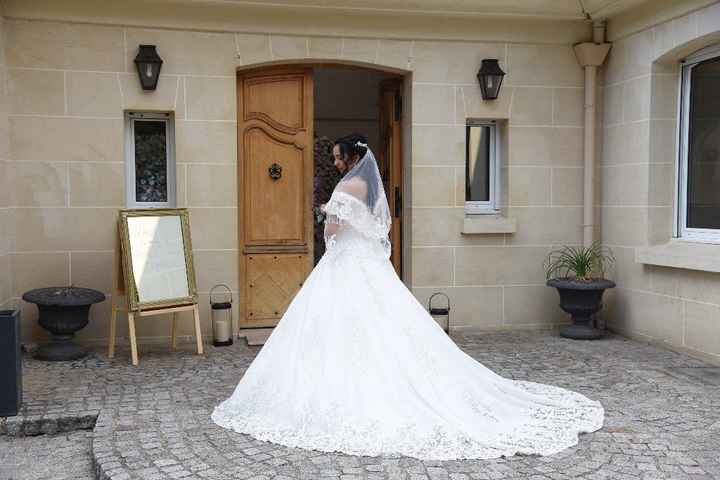 ma roooobe ! alors la ça ne se voit pas mais il y a pleins de détails sur la longueur