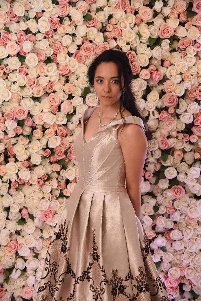 nouvelle robe + mur de fleur