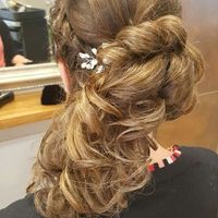 Coiffure cheveux lachés ou attachés - 2