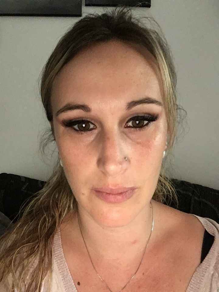 Qui a fait une pose de cils  à cils - 1