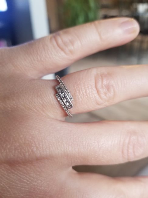 Ta bague de fiançailles sur le Pinterest de Mariages.net ça t'intéresse ? ❤️ 17