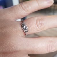 Ta bague de fiançailles sur le Pinterest de Mariages.net ça t'intéresse ? ❤️ - 1