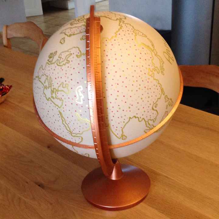  Urne globe - feutres posca - 2