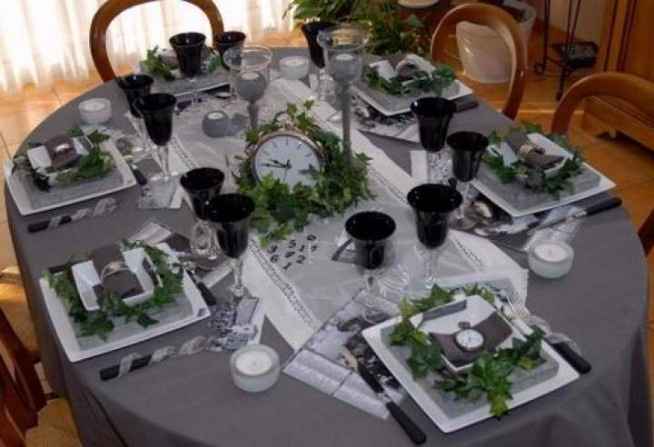 Lierre associé au gris