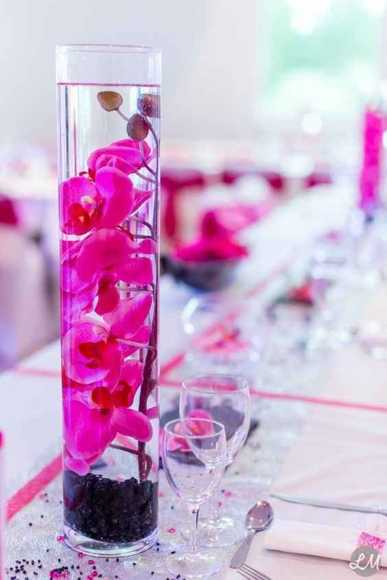 Centre de table thème amour fushia gris