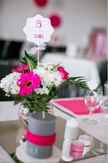 Centre de table thème amour fushia gris