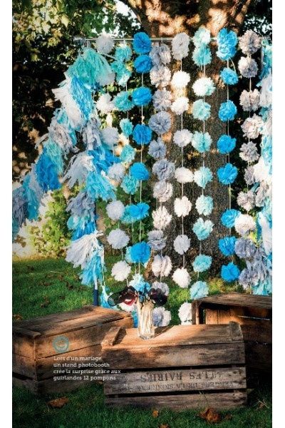 Un rideau de pompons