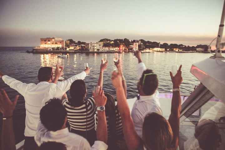 Tu ferais ton EVJF sur un bâteau ? ⚓🥂 - 1