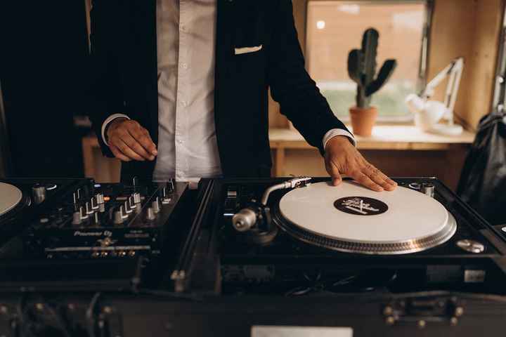 La renommée ou le prix du DJ/groupe ? - 1