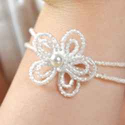 bracelets de demoiselles