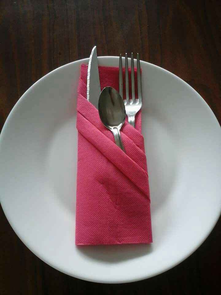 Pompoms finis !. place au pliage de serviettes - 1