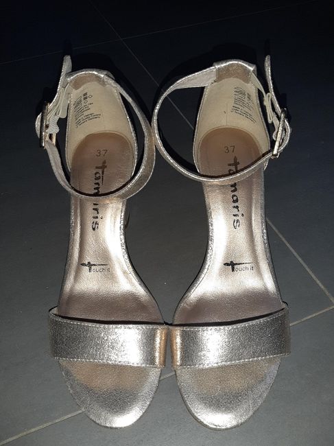 Il y a du changement au niveau des chaussures... 1