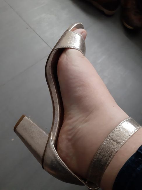 Il y a du changement au niveau des chaussures... 2