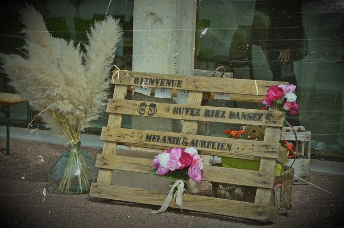 Cc les Fm! Mariée depuis le 03 avril 2021, je vous partage quelques photos. Une journée exceptionnel