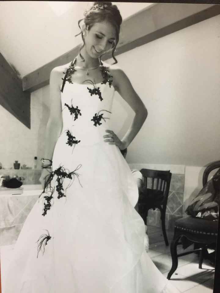 Combien de couleurs dans la tenue de mariée ? - 1