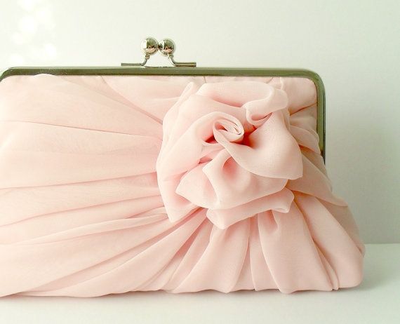 Le club du mariage rose
