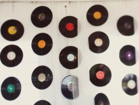 Idée déco de la semaine #13 avec des disques et des cassettes 80's - 2