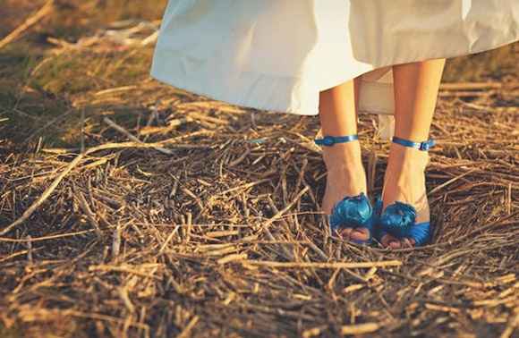 la mariée aux chaussures colorées 