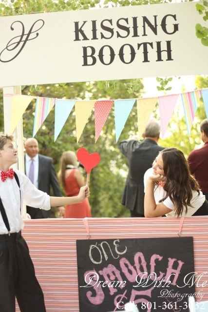 Kissing booth